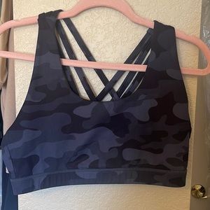 Senita sports bra!